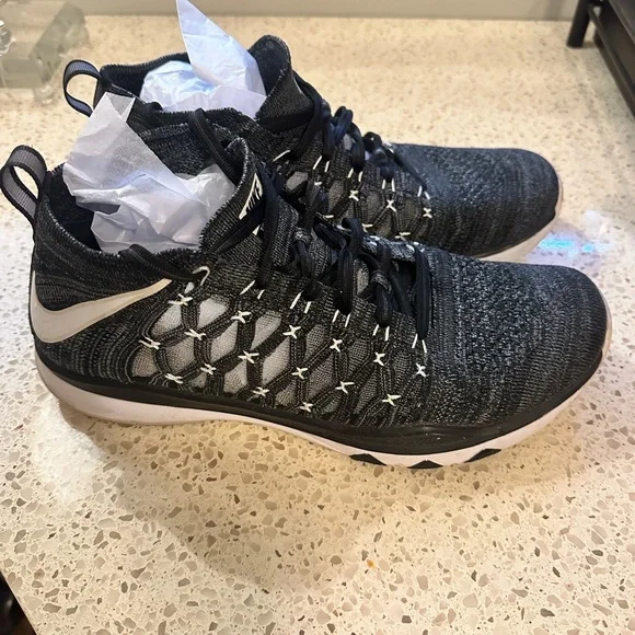 NIKE Training Sneakers - Picture 2 of 6